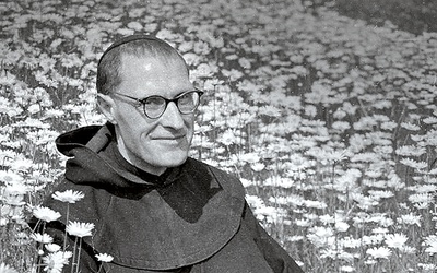 W procesie beatyfikacyjnym zebrano dokumenty potwierdzające heroiczność cnót o. Rudolfa Warzechy. Na początku września 2 tys. stron akt trafiło do Rzymu.