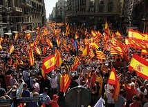 Prawie milion ludzi manifestowało w Barcelonie przeciwko separatyzmowi.