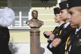 Kult trwa. Na zdjęciu odsłonięcie popiersia Stalina w centrum Moskwy w czerwcu br.