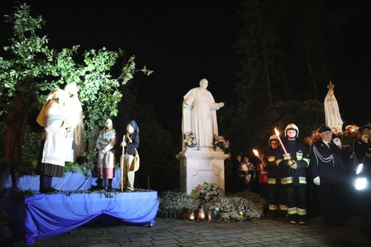 Różańcowa procesja fatimska w Czechowicach-Dziedzicach
