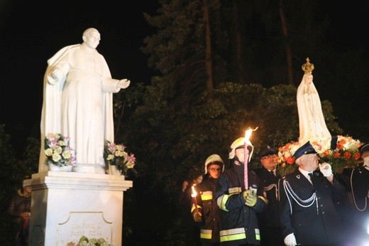 Różańcowa procesja fatimska w Czechowicach-Dziedzicach