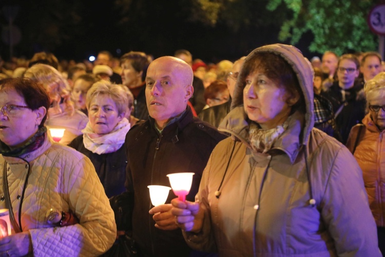 Różańcowa procesja fatimska w Czechowicach-Dziedzicach