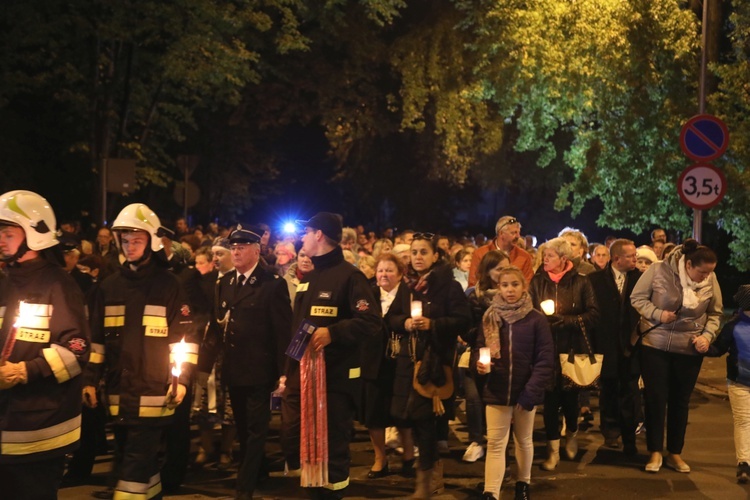 Różańcowa procesja fatimska w Czechowicach-Dziedzicach