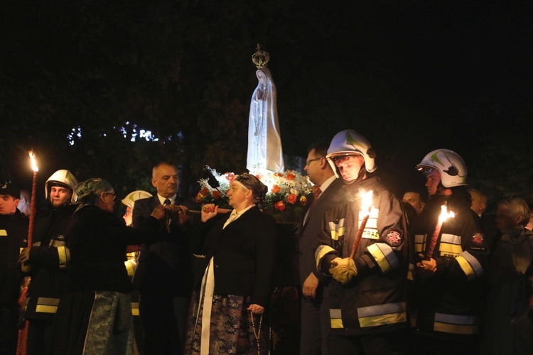 Różańcowa procesja fatimska w Czechowicach-Dziedzicach