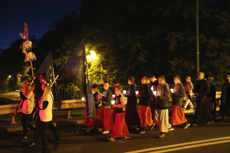 Różańcowa procesja fatimska w Czechowicach-Dziedzicach