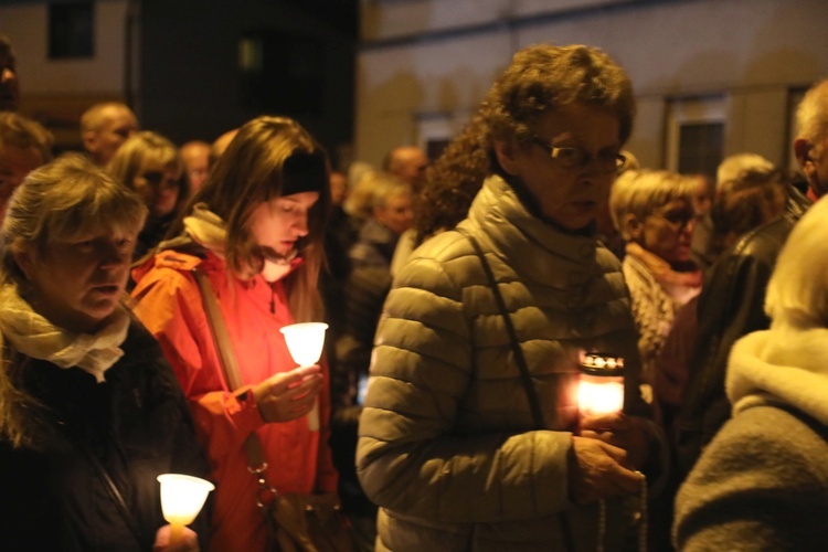 Różańcowa procesja fatimska w Czechowicach-Dziedzicach