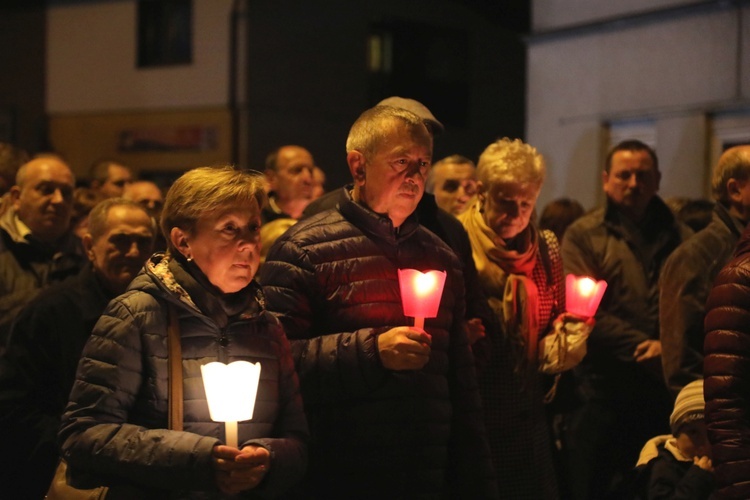 Różańcowa procesja fatimska w Czechowicach-Dziedzicach