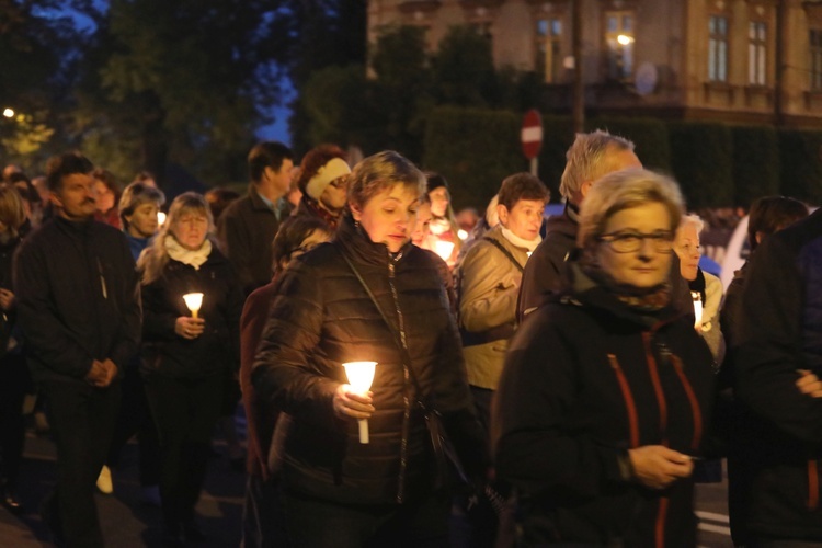 Różańcowa procesja fatimska w Czechowicach-Dziedzicach