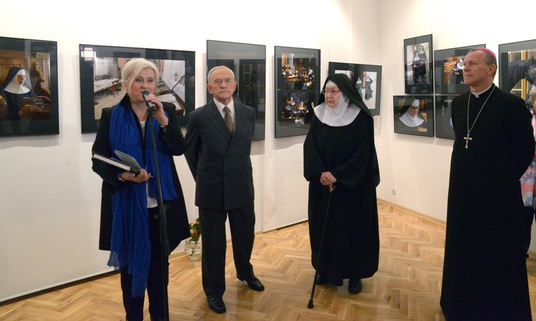 Spotkanie z s. Małgorzatą Borkowską poprzedziło otwarcie wystawy fotografii autorstwa Wojciecha Stana, radomskiego artysty fotografika