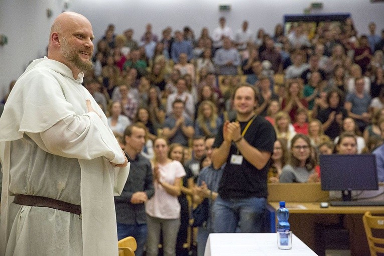 O. Szustak na SGGW. Sześć i pół rady na szczęśliwe małżeństwo