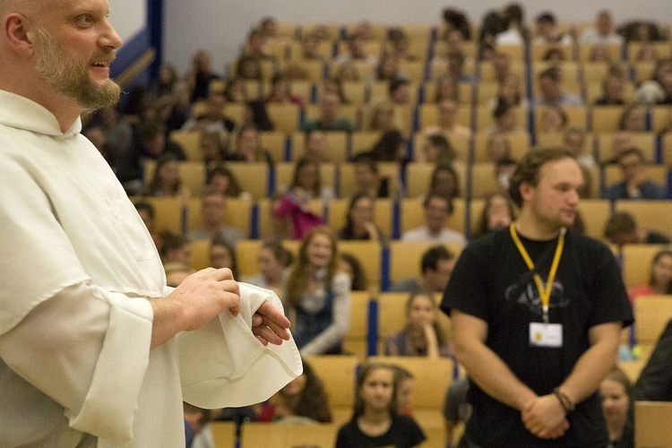 O. Szustak na SGGW. Sześć i pół rady na szczęśliwe małżeństwo