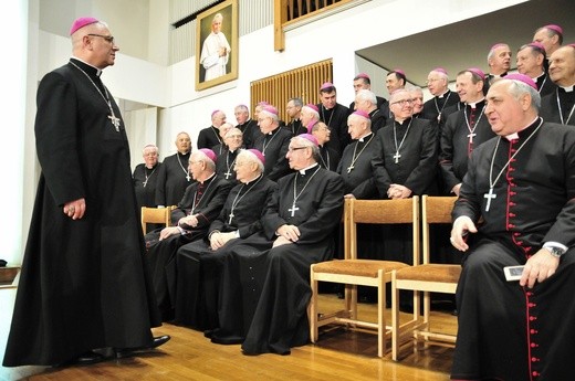 Zdjęcie grupowe episkopatu na KUL