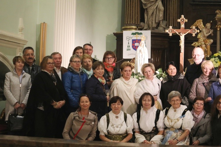 Poświęcenie figury MB Fatimskiej u św. Marii Magdaleny w Cieszynie