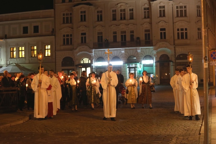 Poświęcenie figury MB Fatimskiej u św. Marii Magdaleny w Cieszynie