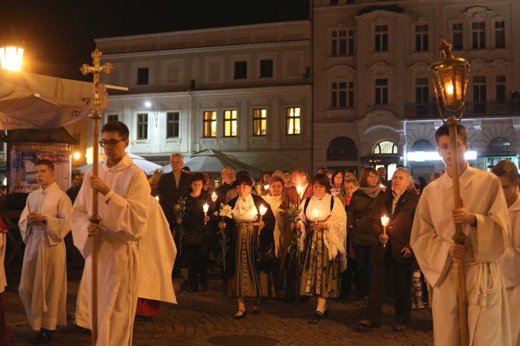 Poświęcenie figury MB Fatimskiej u św. Marii Magdaleny w Cieszynie