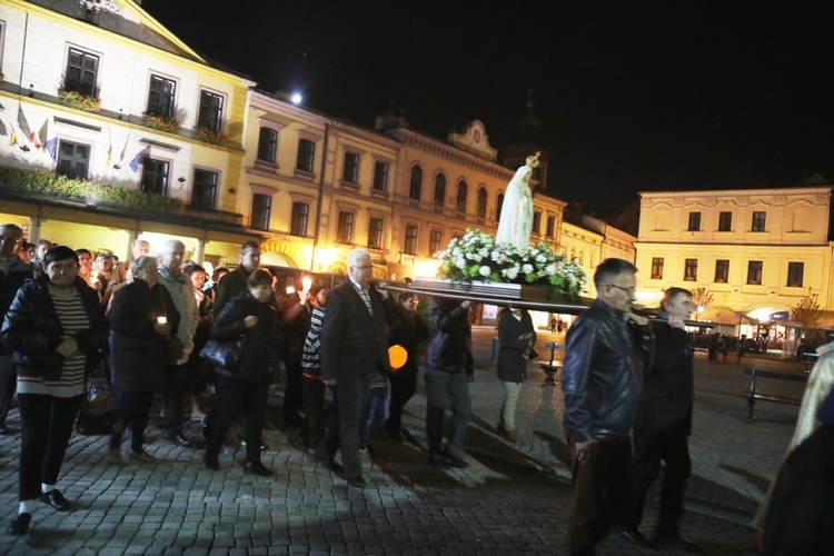 Poświęcenie figury MB Fatimskiej u św. Marii Magdaleny w Cieszynie