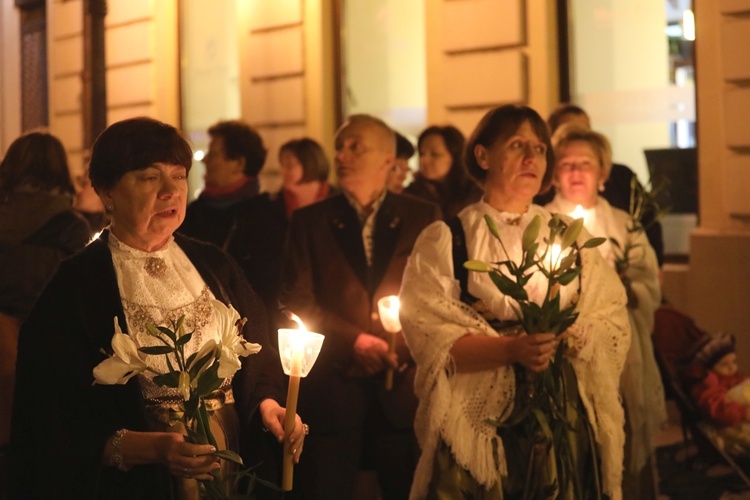 Poświęcenie figury MB Fatimskiej u św. Marii Magdaleny w Cieszynie