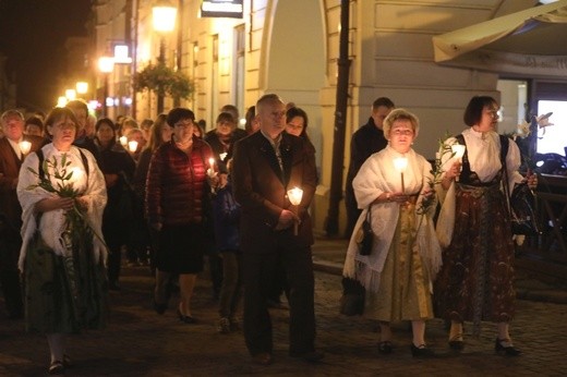 Poświęcenie figury MB Fatimskiej u św. Marii Magdaleny w Cieszynie
