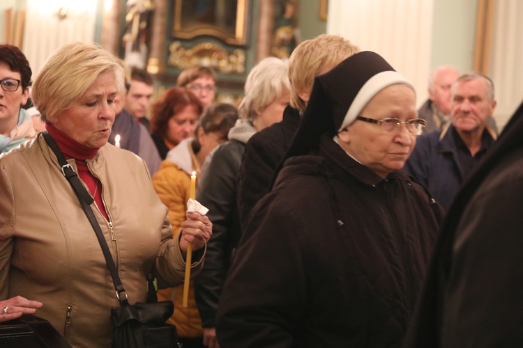 Poświęcenie figury MB Fatimskiej u św. Marii Magdaleny w Cieszynie