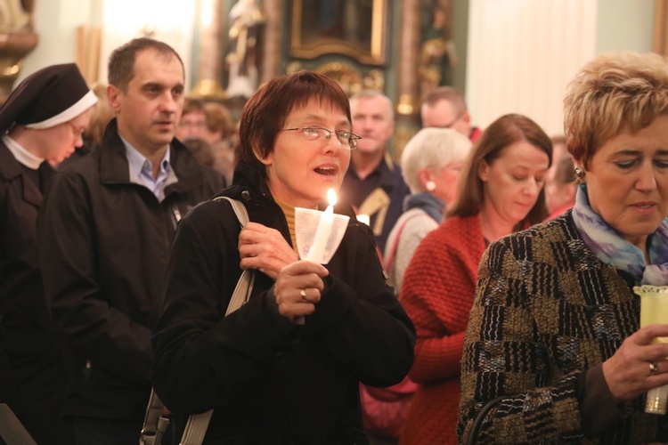 Poświęcenie figury MB Fatimskiej u św. Marii Magdaleny w Cieszynie