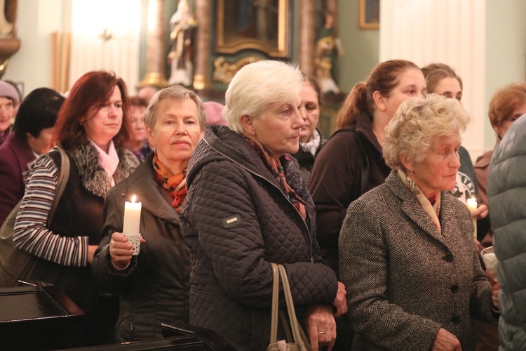 Poświęcenie figury MB Fatimskiej u św. Marii Magdaleny w Cieszynie