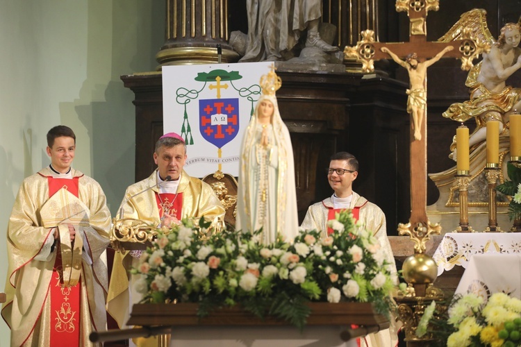 Poświęcenie figury MB Fatimskiej u św. Marii Magdaleny w Cieszynie