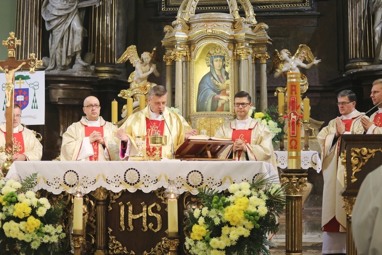 Poświęcenie figury MB Fatimskiej u św. Marii Magdaleny w Cieszynie