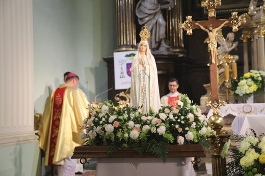 Poświęcenie figury MB Fatimskiej u św. Marii Magdaleny w Cieszynie