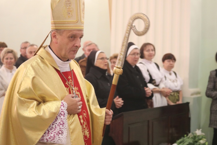 Poświęcenie figury MB Fatimskiej u św. Marii Magdaleny w Cieszynie