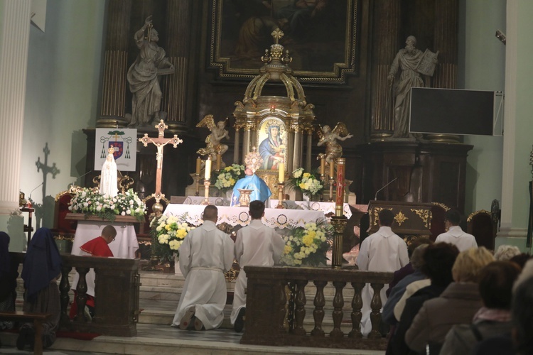 Poświęcenie figury MB Fatimskiej u św. Marii Magdaleny w Cieszynie