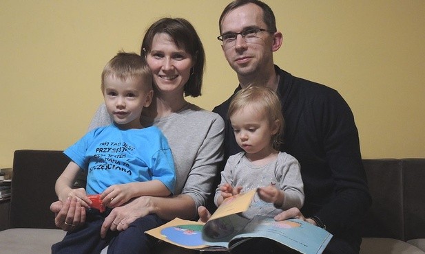 Małgorzata i Marcin Zimoniowie zebrali w książkę świadectwa małżeństw, które doświadczyły utraty dziecka na skutek poronienia