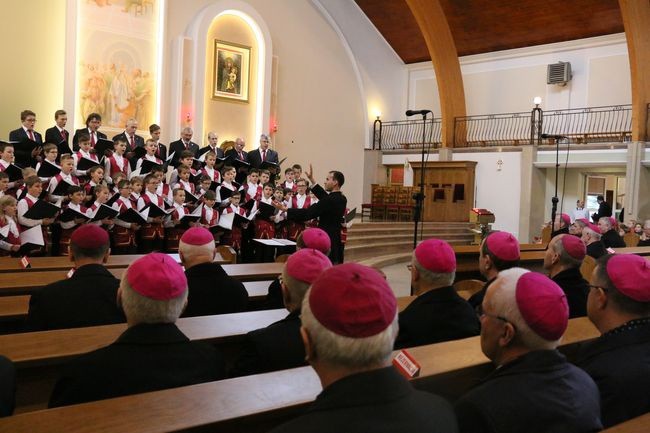 Biskupi u Matki Bożej Latyczowskiej