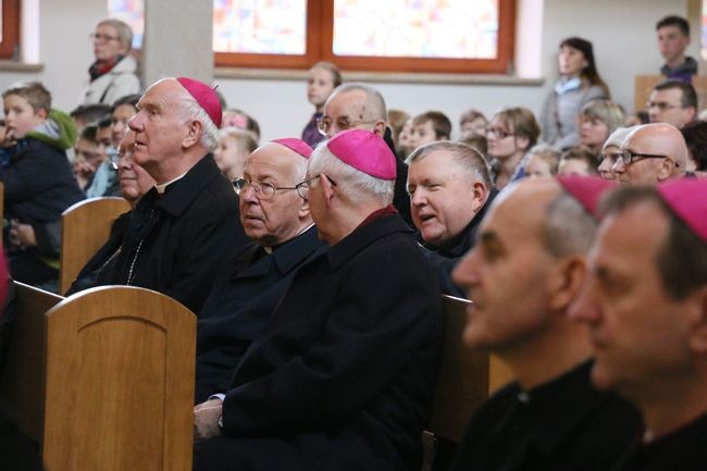 Biskupi u Matki Bożej Latyczowskiej