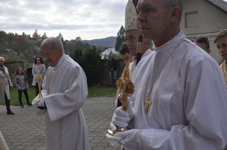 Święci Jan Paweł II i Maksymilian Kolbe w Muszynie