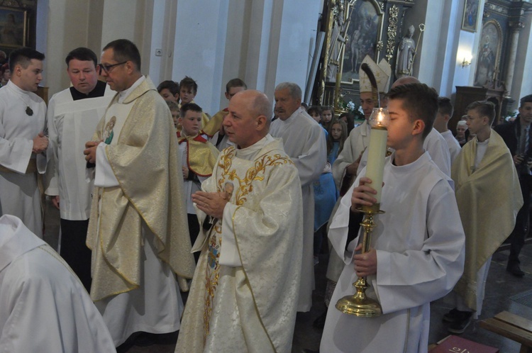 Święci Jan Paweł II i Maksymilian Kolbe w Muszynie