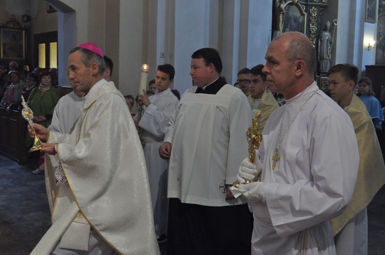 Święci Jan Paweł II i Maksymilian Kolbe w Muszynie