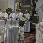 Święci Jan Paweł II i Maksymilian Kolbe w Muszynie