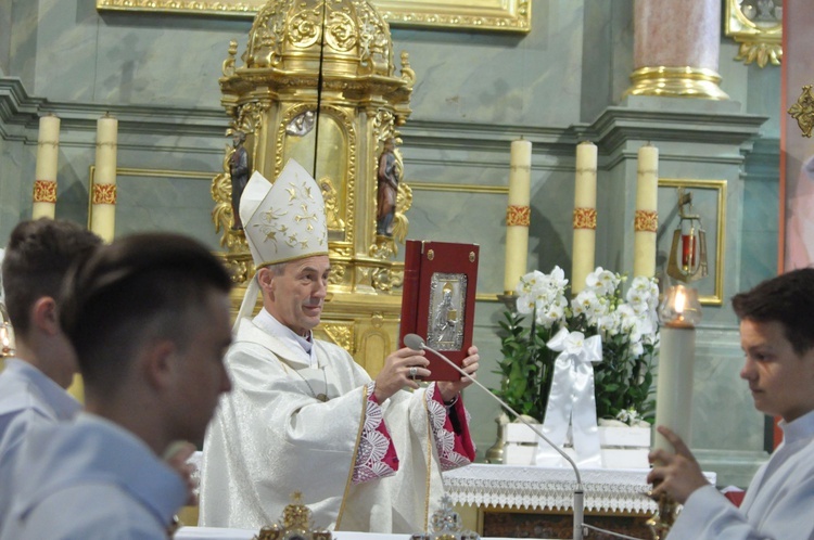 Święci Jan Paweł II i Maksymilian Kolbe w Muszynie