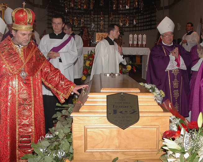 Pożegnanie w katedrze koszalińskiej