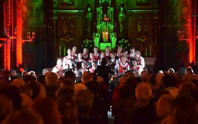 Koncert w hołdzie polskiemu papieżowi wybrzmiał w kościele farnym w Żyrardowie