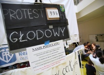 Protest głodowy rezydentów rozszerzony na inne zawody medyczne