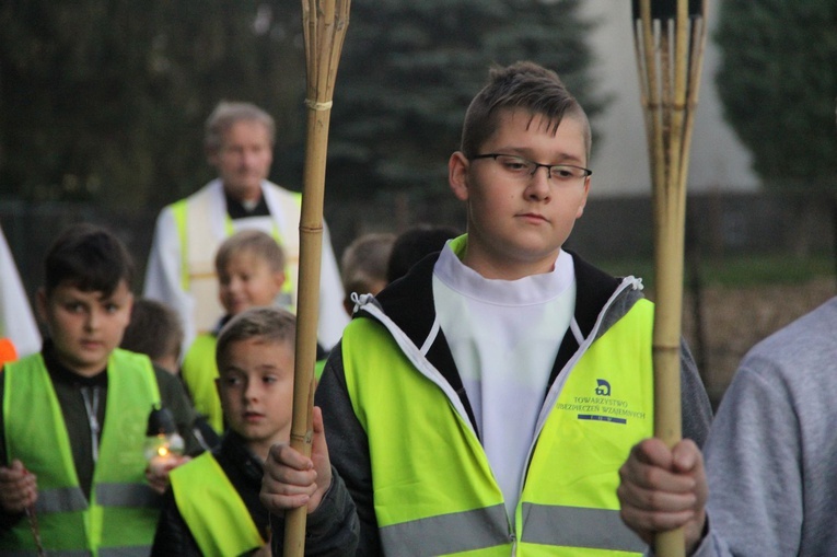 Procesja różańcowa do Jana Pawła II