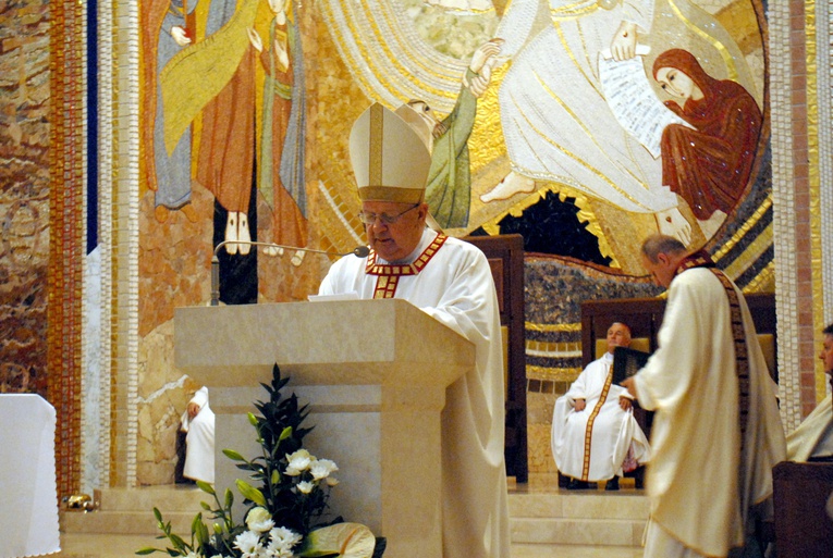 Popiersie św. Jana Pawła II na Białych Morzach