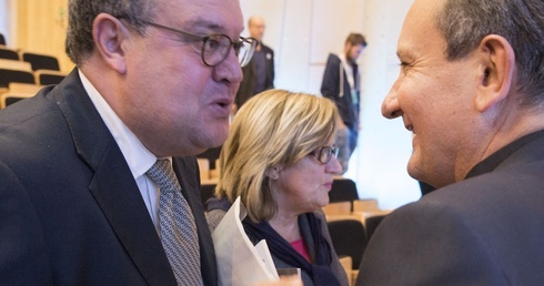 Dziedziniec Dialogu. Człowiek 2.0