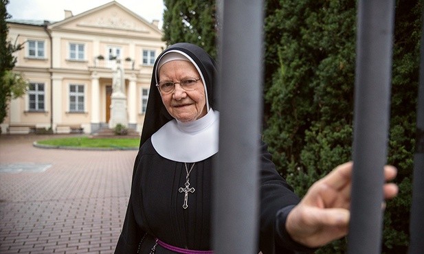 – Wciąż zgłaszają się do nas dzieci wojenne, szukające swoich śladów − wyjaśnia s. Teresa Antonietta Frącek.