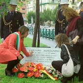 Pamiątkowa tablica w miejscu śmierci Gaetana Montanina.