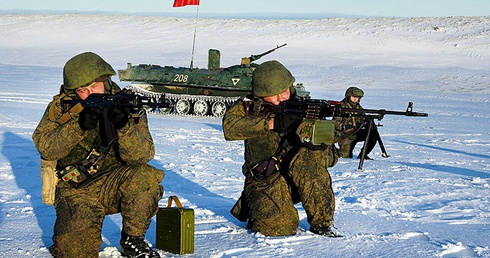 Ćwiczenia żołnierzy rosyjskich w Arktyce.