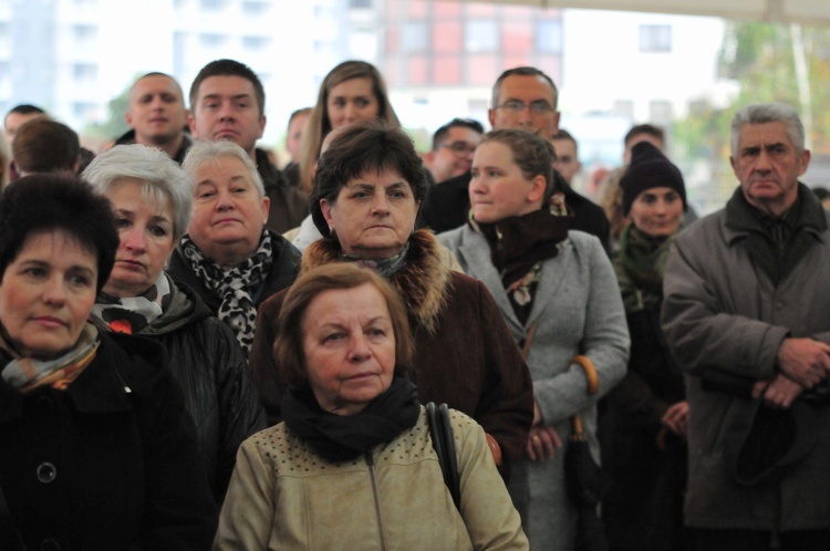 Abp Budzik poświęcił plac pod budowę kościoła św. Jana Kantego przy ul. Berylowej w Lublinie