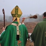 Abp Budzik poświęcił plac pod budowę kościoła św. Jana Kantego przy ul. Berylowej w Lublinie