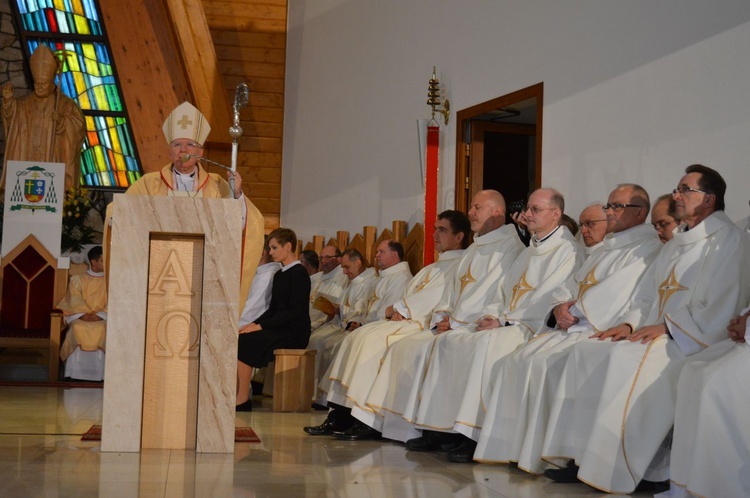 Poświęcenie świątyni oraz ołtarza św. Jana Pawła II w Nowym Targu 